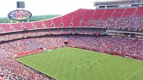 詹依莲荣获女子拳击世锦赛金牌